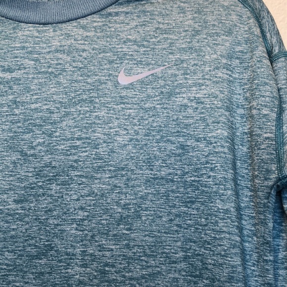 Nike Women's Running Long Sleeve Reflective Sweater Size XS - Picture 2 of 6